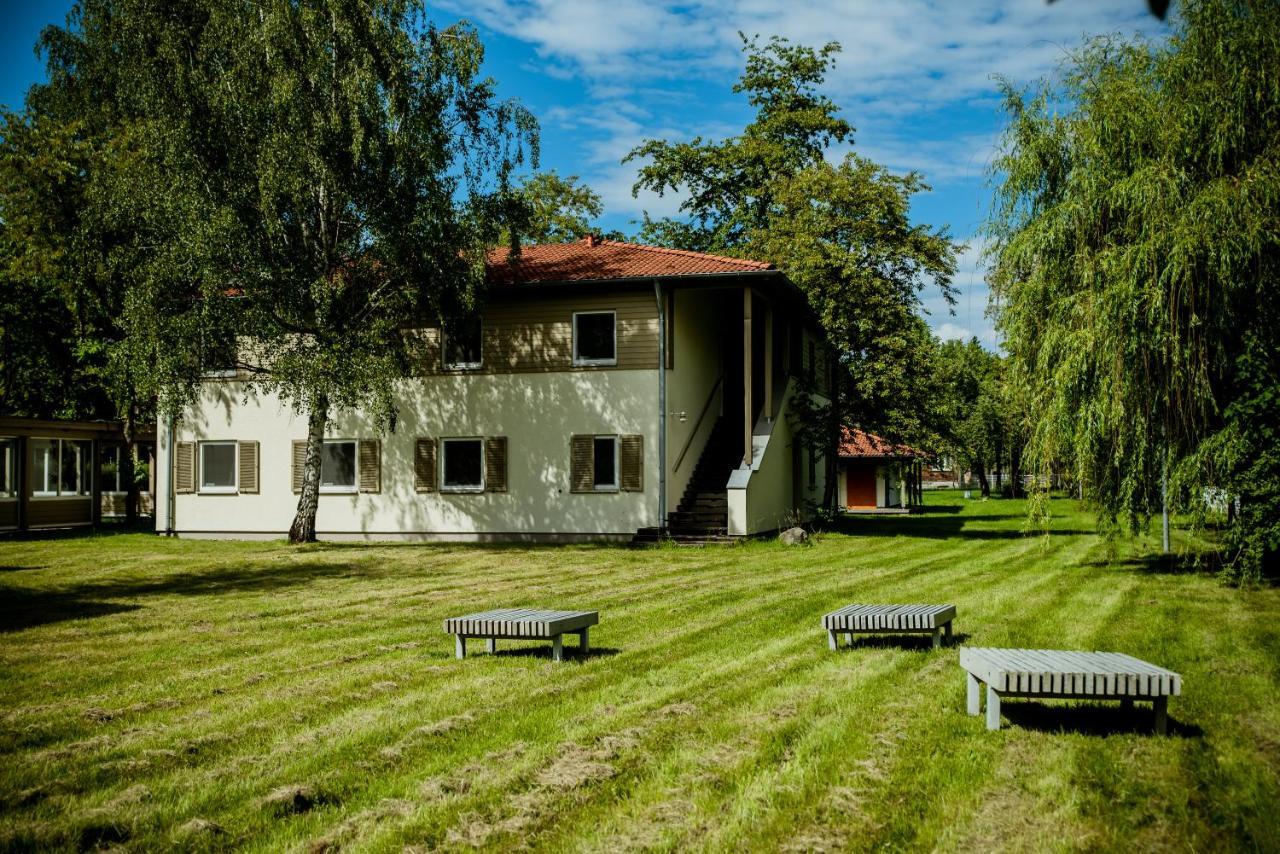 Miedzynarodowy Dom Spotkan Mlodziezy W Oswiecimiu ภายนอก รูปภาพ